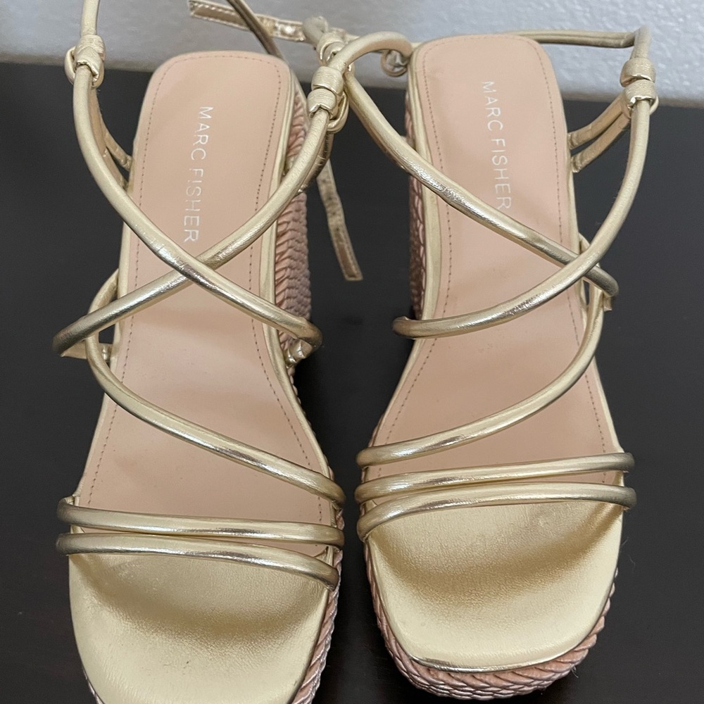 Marc fisher size 6 1-2 wedge sandal